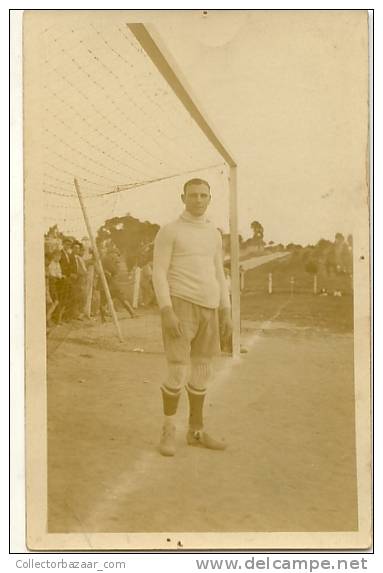 URUGUAY Real Photo POSTCARD - Old SOCCER Players With German Soldier On Background - Fútbol