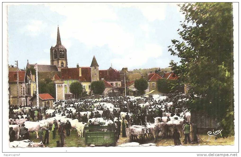 Nièvre : MOULINS  ENGILBERT    Un  Jour  De  Foire - Moulin Engilbert