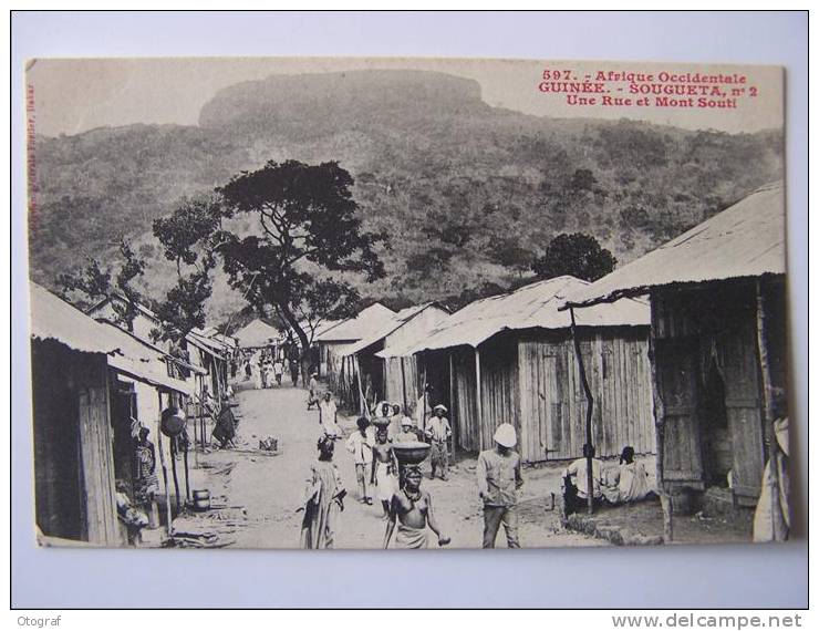 CPA - SOUGUETA - Une Rue Et Le Mont Souti -animée - Guinea