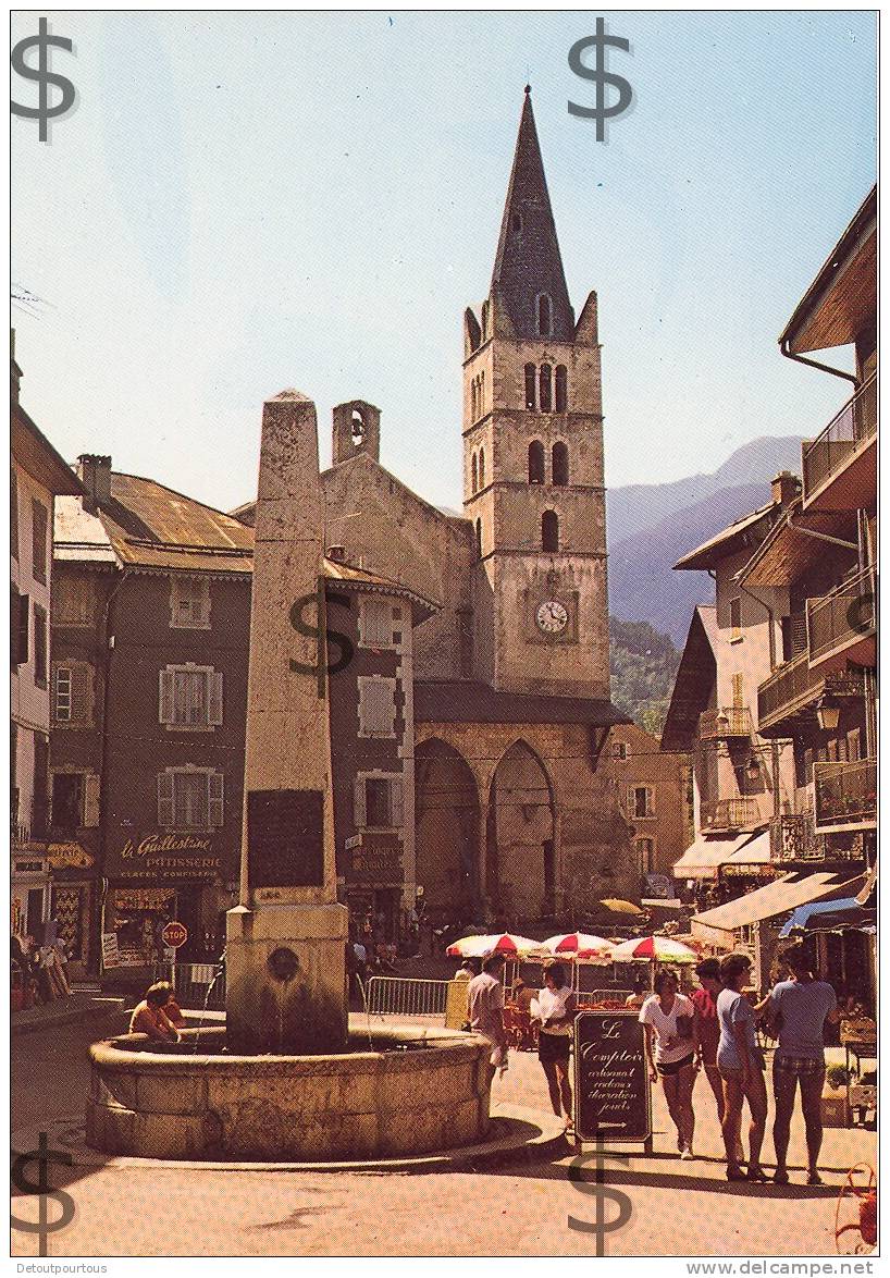 GUILLESTRE Hautes Alpes 05 : Place Albert église Du XVIe S. - Guillestre