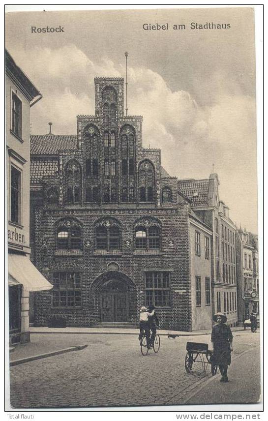 Rostock Giebel Am Stadthaus 2 Auf 1 Fahrrad Artisten Dackel Dame Neben Platten Schiebekarren TOP-Erhaltung - Rostock