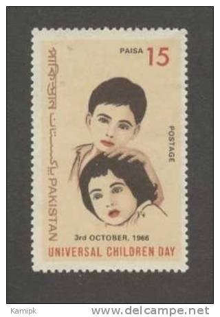 PAKISTAN MNH (**) STAMPS (UNIVERSAL CHILDREN DAY-1966) - Pakistan