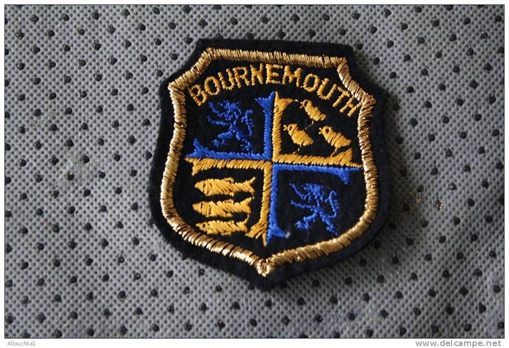 BOURNEMOUTH U.K. Badge Cloth Embroidered (exaggerated) Blazon ECUSSON BLASON Brodé En TISSU Ville Britannique. - Patches