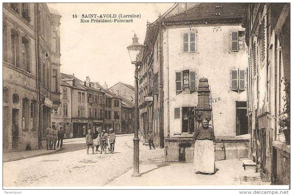 SAINT-AVOLD (Lorraine).     Rue Poincaré - Saint-Avold