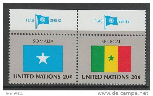 PAIRE NEUVE DES NATIONS UNIES N. Y. - DRAPEAU DE SOMALIE ET DU SENEGAL N° Y&T 402/403 - Francobolli