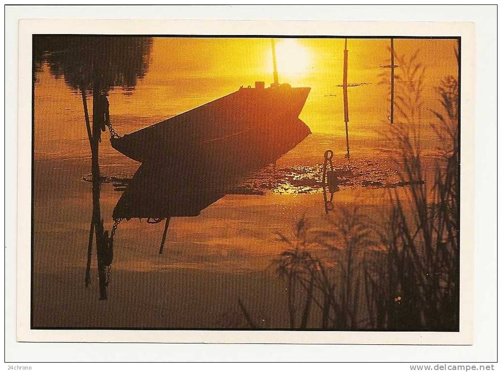 Coucher De Soleil: Eaux Dormantes, Photo Infra - S.D.P., Barque (10-1295) - Hold To Light