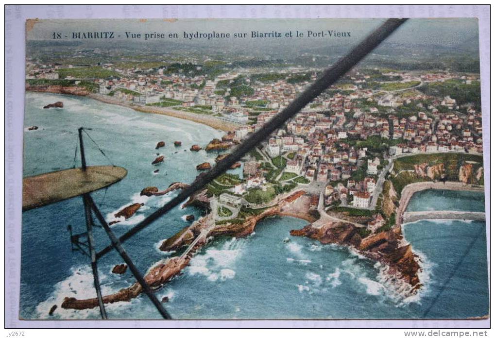 Biarritz. Vue Prise En Hydroplane Sur Biarritz Et Le Vieux Port. - Biarritz