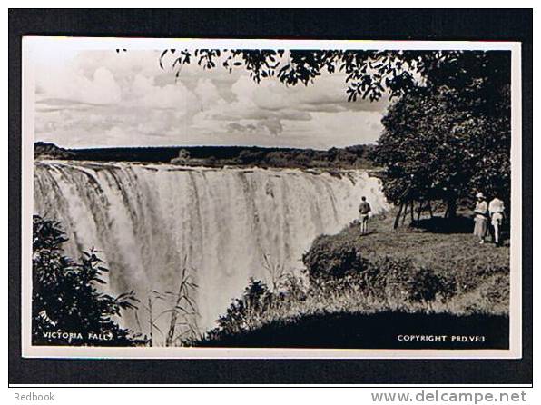 Real Photo Postcard People At Victoria Falls Waterfall Rhodesia Zimbabwe & Zambia - Ref 526 - Zimbabwe