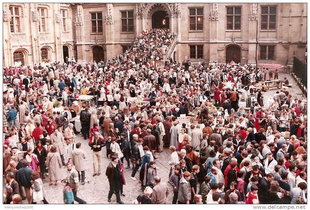 Rouen ( Seine Maritime) Tricentenaire De La Mort De L'écrivain Corneille A La Cour Du Palais De Justice 29/09/84 - Rouen