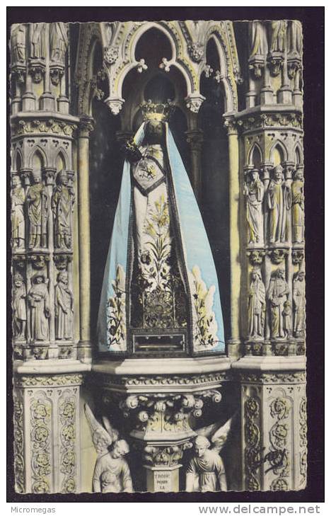 La Délivrande : Intérieur De La Basilique. La Vierge Noire - La Delivrande