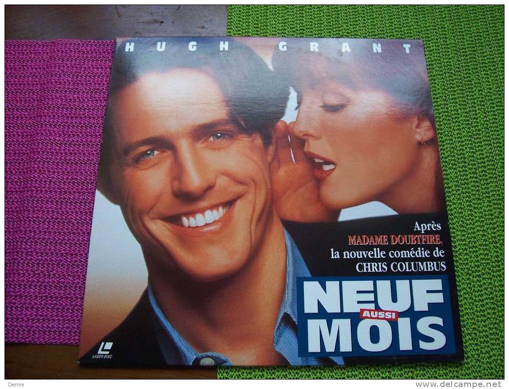 LASERDISC  CDV   °°°   NEUF MOIS AVEC HUGH GRANT - Sonstige Formate