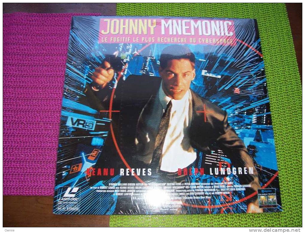 LASERDISC  CDV   °°°    JOHNNY  MNEMONIC LE FUGITIF LE PLUS RECHERCHE DU CYBERSPACE  AVEC  KEANU REEVES  +++ - Autres Formats