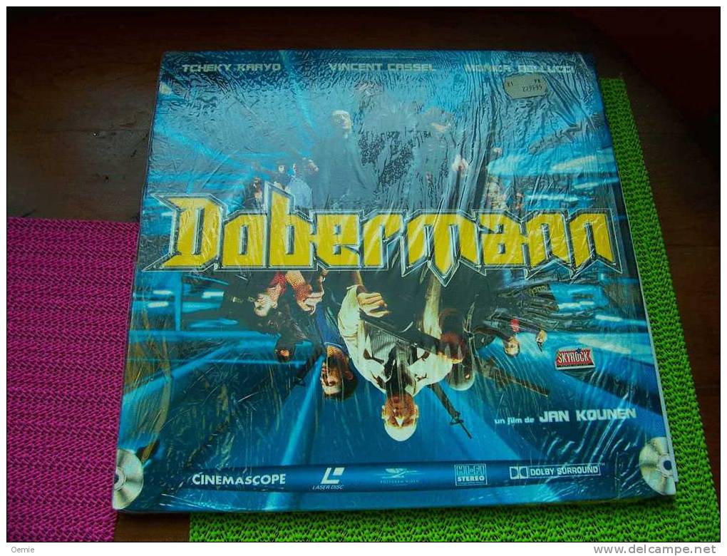 LASERDISC  CDV   °°°   DOBERMANN  AVEC TCHEKY  KARYO + VINCENT CASSEL + MONICA BELLUCHI - Autres Formats