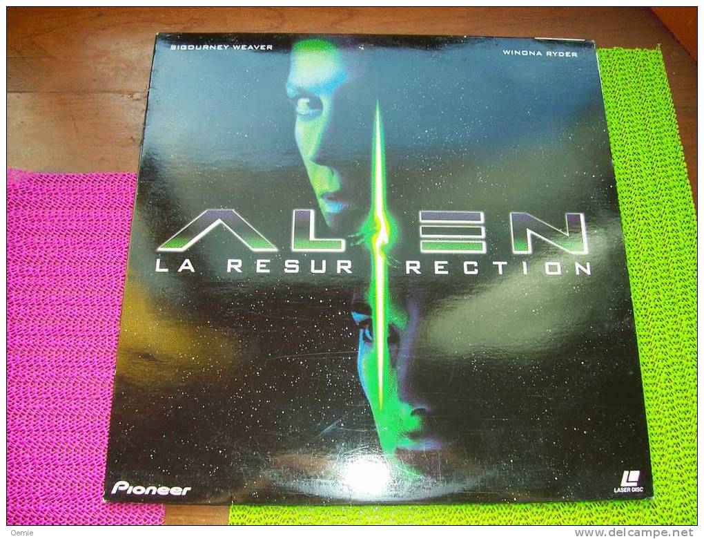 LASERDISC  CDV   °°°   ALIEN  LA RESURRECTION - Autres Formats