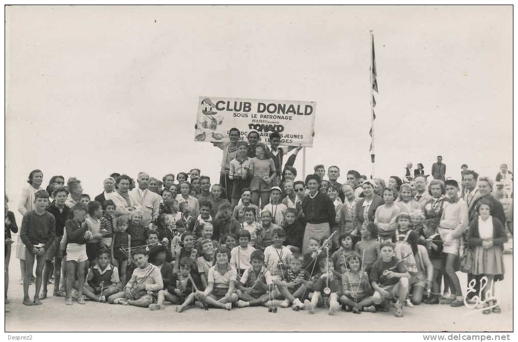 14 LUC Sur MER Cpsm Animée Réunion Du Club DONALD Apres Le Championnant De Diavolux       61 Eldé - Luc Sur Mer