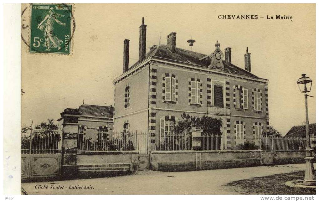 CPA (89)       CHEVANNES La Mairie - Chevannes