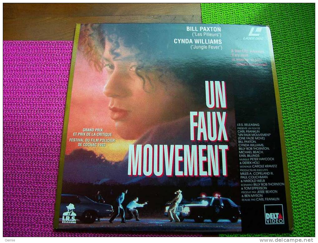 LASERDISC  CDV   °°°   UN FAUX MOUVEMENT  A STAR CITY ARKANSAS ILN' Y AVAIT NI MEUTRE NI PEUR JUSQU' A MAINTENANT - Autres Formats