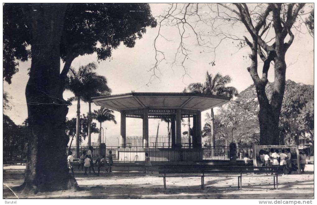 POINTE A PITRE (Guadeloupe) - Place De La Victoire. Le Kiosque à Musique - Pointe A Pitre