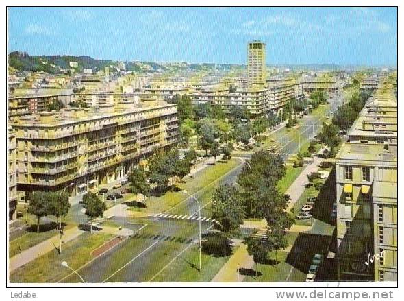 Z2611-CPM LEHAVRE 1975 - Avenue FOCH - Square Saint-Roch