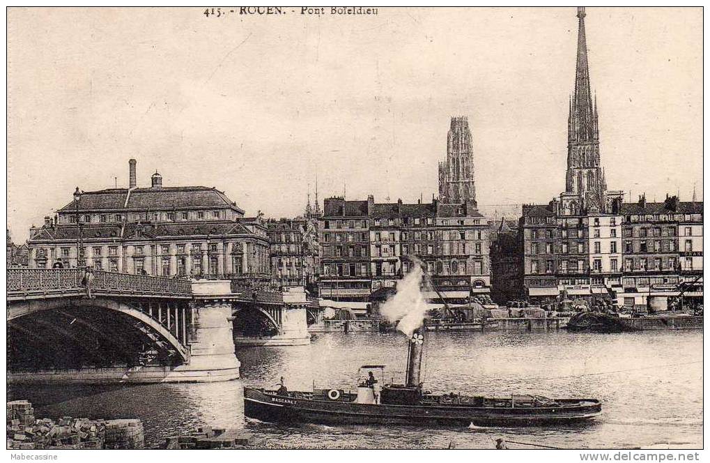 76 Bateau Passant Sous Le Pont Boteldieu à Rouen - Péniches