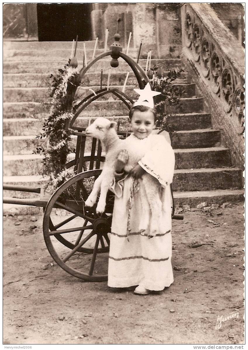 Baux De Provence ( Bouches Du Rhone) Noel Enfant Et Mouton, Photo Meyer Porte Carpentras - Les-Baux-de-Provence