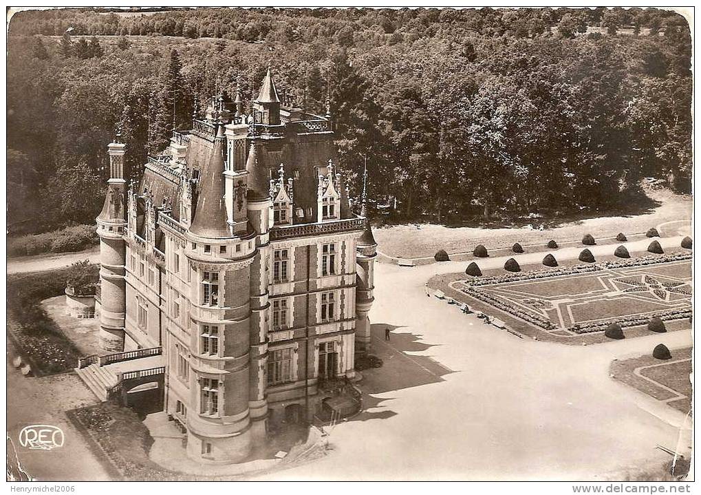 Chateau De Vouzeron ( Cher) Maison De Repos Ambroise Croizat Des Syndicats Travailleurs Métallurgique - Vouzeron