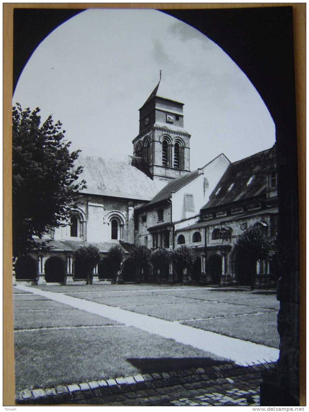 3 Cartes ABBAYE DE FONTEVRAUD- 13.le Cloître-09.cuisine-18.la Salle Capitulaire - Eglises Et Cathédrales