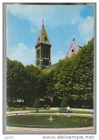 Jolie CP 93 Saint Ouen - Le Square Et L'Eglise - Ed Abeilles Cartes Lyna N° 1429 - Saint Ouen