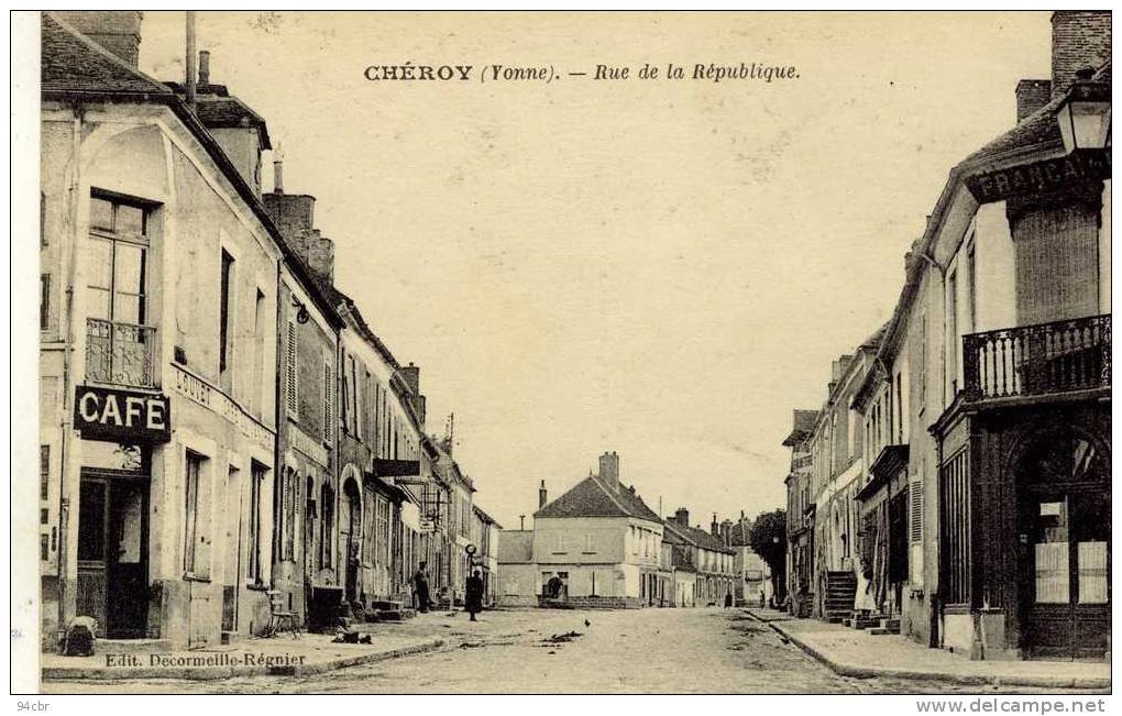 CPA (89)  CHEROY Rue De La Republique - Cheroy