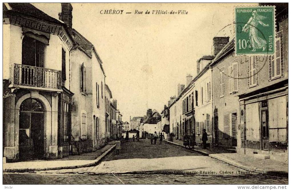 CPA (89)  CHEROY   Rue De L Hotel De Ville - Cheroy