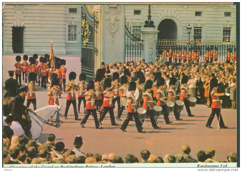 1978 POST CARD FROM LONDON TO ANTWERP -  QUEENS GUARD - STAMP ZEGEL LIVINGSTONE - CANC. ZOO CHESSINGTON - Autres & Non Classés