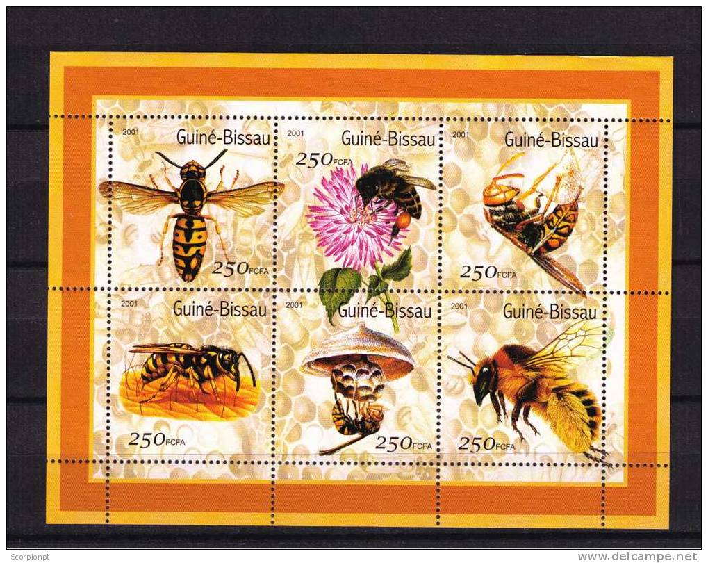 Abeilles Insects Insectes Bees  GUINÉ-BISSAU 2001 Souvenir Sheet Bloc  Sp1465 - Honingbijen