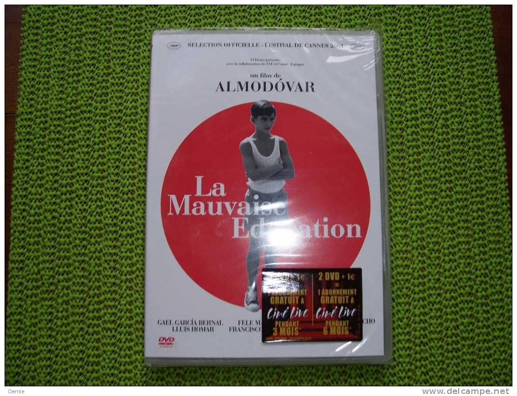 LA MAUVAISE EDUCATION  DE PEDRO ALMODOVAR - Romanticismo