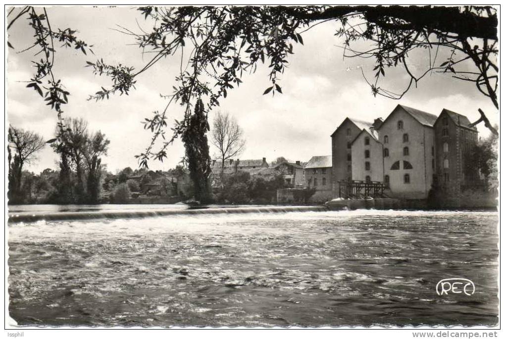 CPSM - Lussac Les Chateaux  (Vienne) Le Moulin Et Le Barrage Sur La Vienne - Lussac Les Chateaux