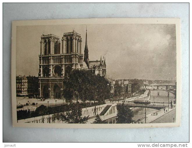 PARIS - Notre Dame De Paris - Vue Générale - Notre Dame De Paris