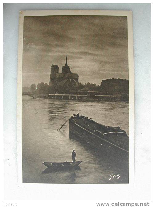 PARIS - La Seine Au Quai De La Tournelle - The River Seine And Its Banks