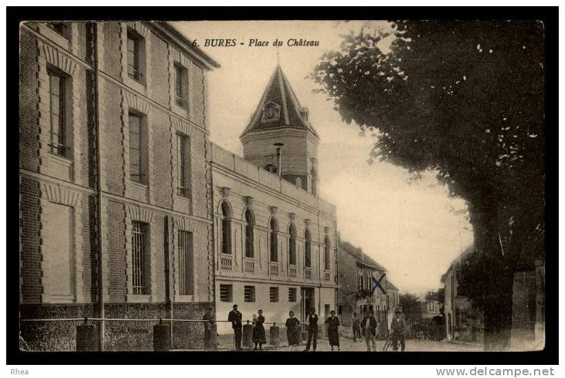 78 - Morainvilliers-Bures - Place Du Chateau - 6 - Morainvilliers