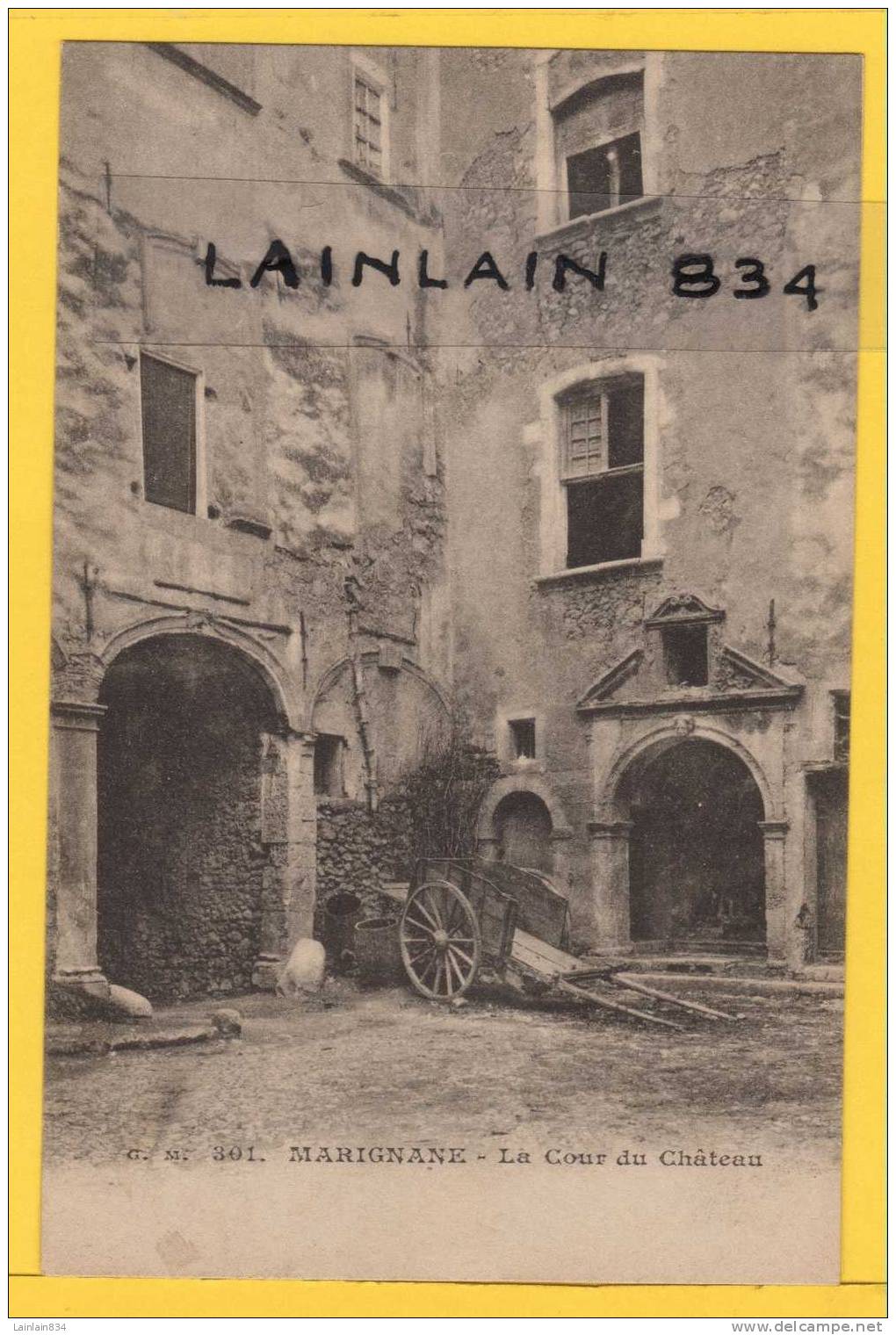 - MARIGNANE - La Cour Du Château - Non écrite, Très Très Bon état, Splendide Pour Un Agrandissement. - Marignane
