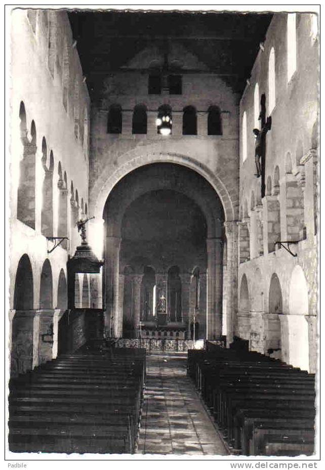 Carte Postale 52. Vignory  Intérieur De L'église Trés Beau Plan - Vignory