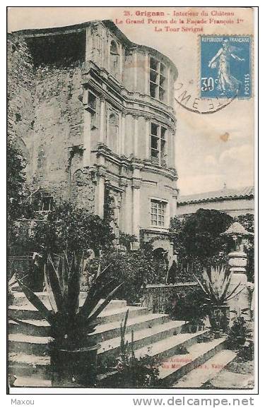 FRANCE / GRIGNAN : Intérieur Du Château - Le Grand Perron De La Façade François 1er Et La Tour Sévigné - Grignan