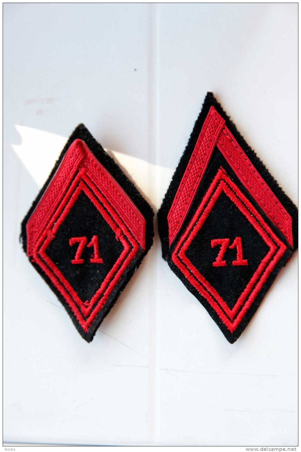 2 Losanges 71° R.G - Uniformen