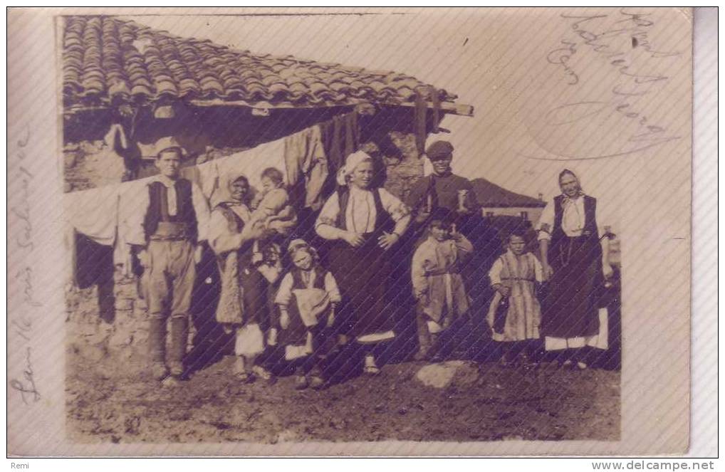 SALONIQUE  Costumes Folkloriques Famille  CARTE PHOTO ANCIENNE 25 Février 1917 - Griechenland