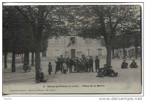 N°5369 -cpa Roissy En France -place De La Mairie- PRIX BAS A SAISIR - Roissy En France