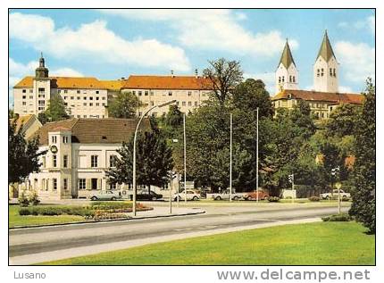 Freising/obb - Blick Vom Bahnhofplatz Auf Den Domberg - Freising