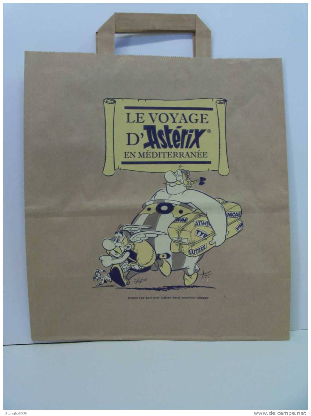 ASTERIX. LE VOYAGE D´ASTERIX EN MEDITERRANEE. SAC PUB EN PAPIER AVEC POIGNEES. 2002 McDONALD´S. - Advertisement