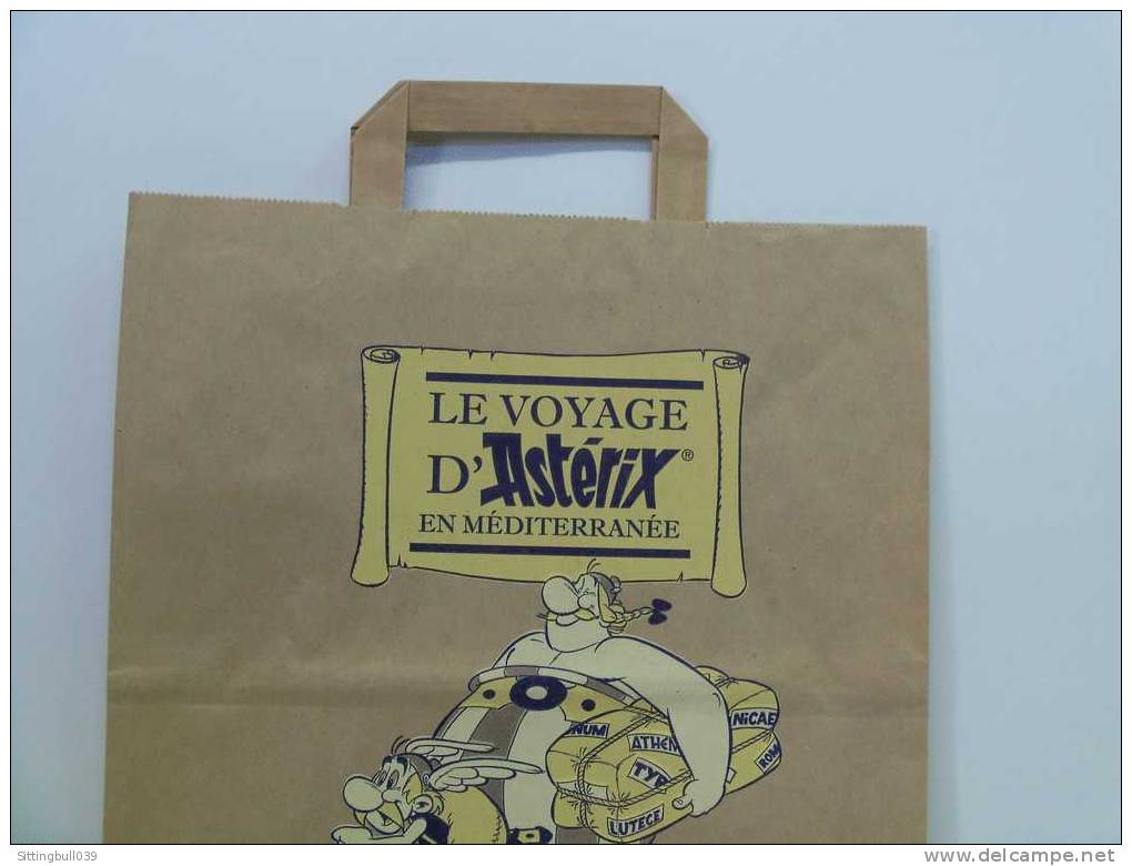 ASTERIX. LE VOYAGE D´ASTERIX EN MEDITERRANEE. SAC PUB EN PAPIER AVEC POIGNEES. 2002 McDONALD´S. - Advertisement