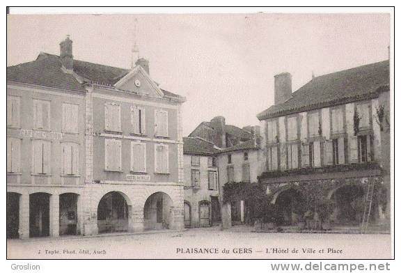 PLAISANCE DU GERS L'HOTEL DE VILLE ET PLACE - Autres & Non Classés