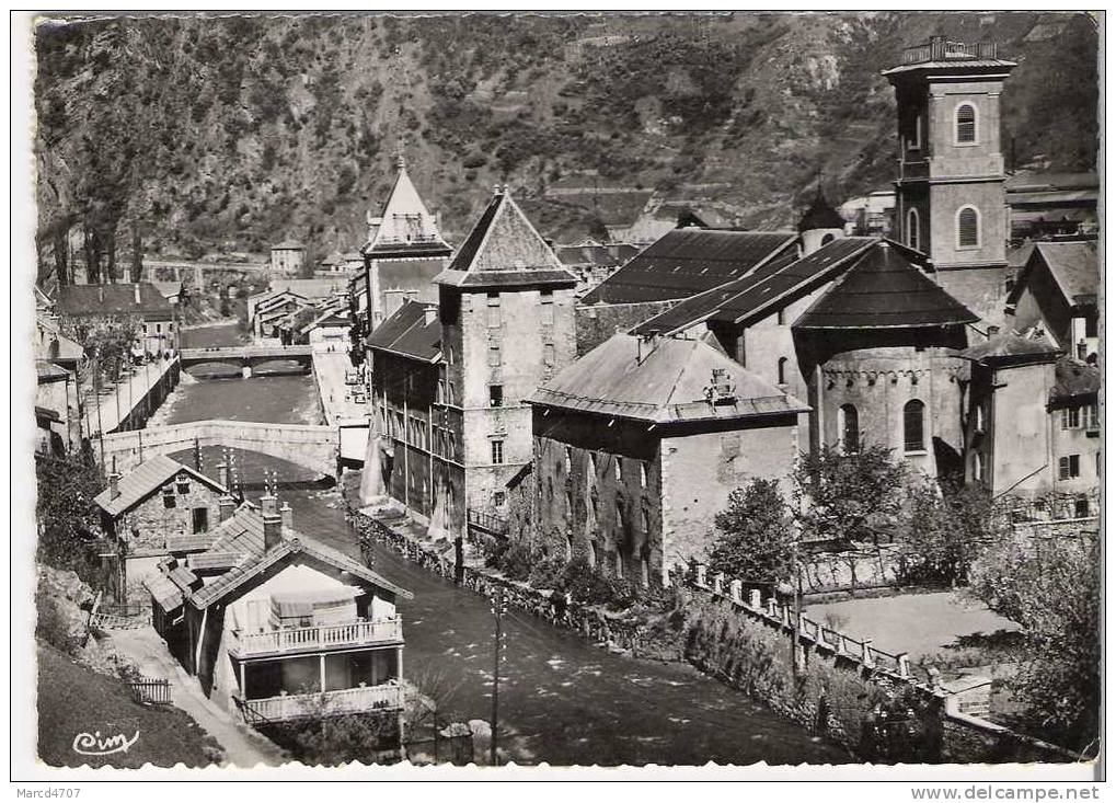 MOUTHIERS 73 SAVOIE La Cathédrale Et L' Isère Editions Combier Carte Dentelée Véritable Photo - Moutiers