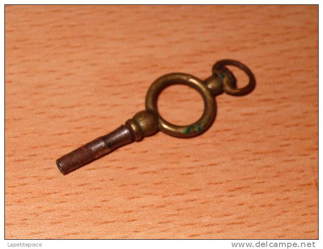 Ancien Petit Remontoir Pendentif Pour Montres Gousset. - Montres Anciennes