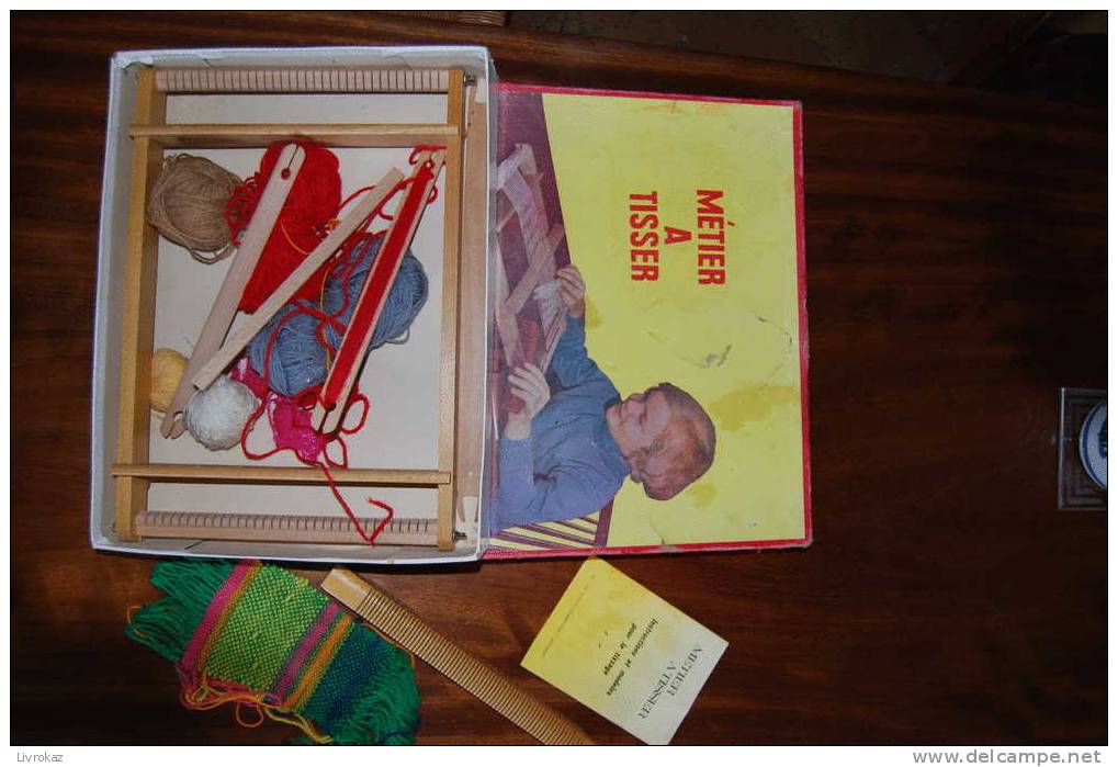 Métier à Tisser La Laine Pour Enfants, Editions Mario Clementoni Avec Instructions Et Modèles Pour Le Tissage - Toy Memorabilia